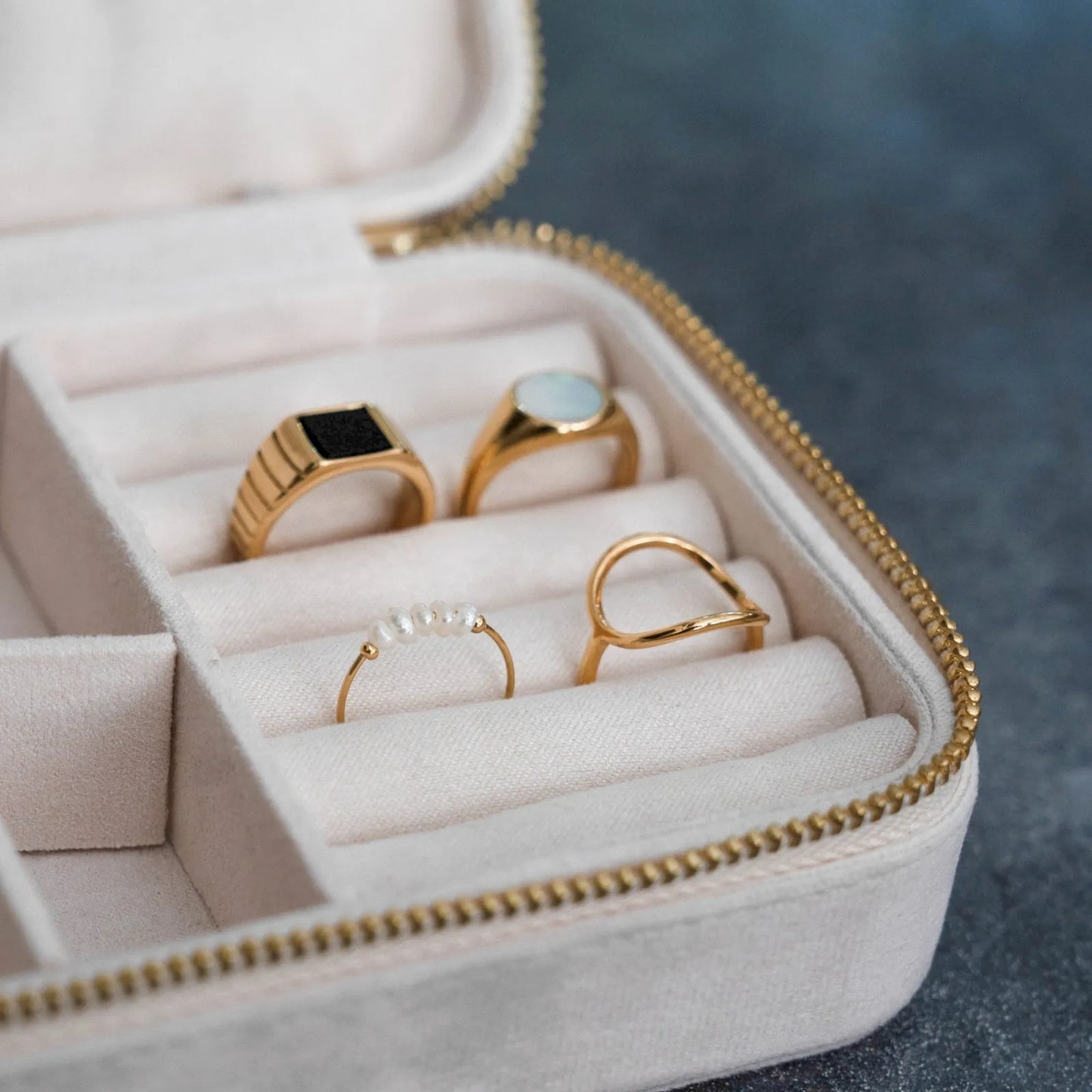 Anillo con Mini Perlas