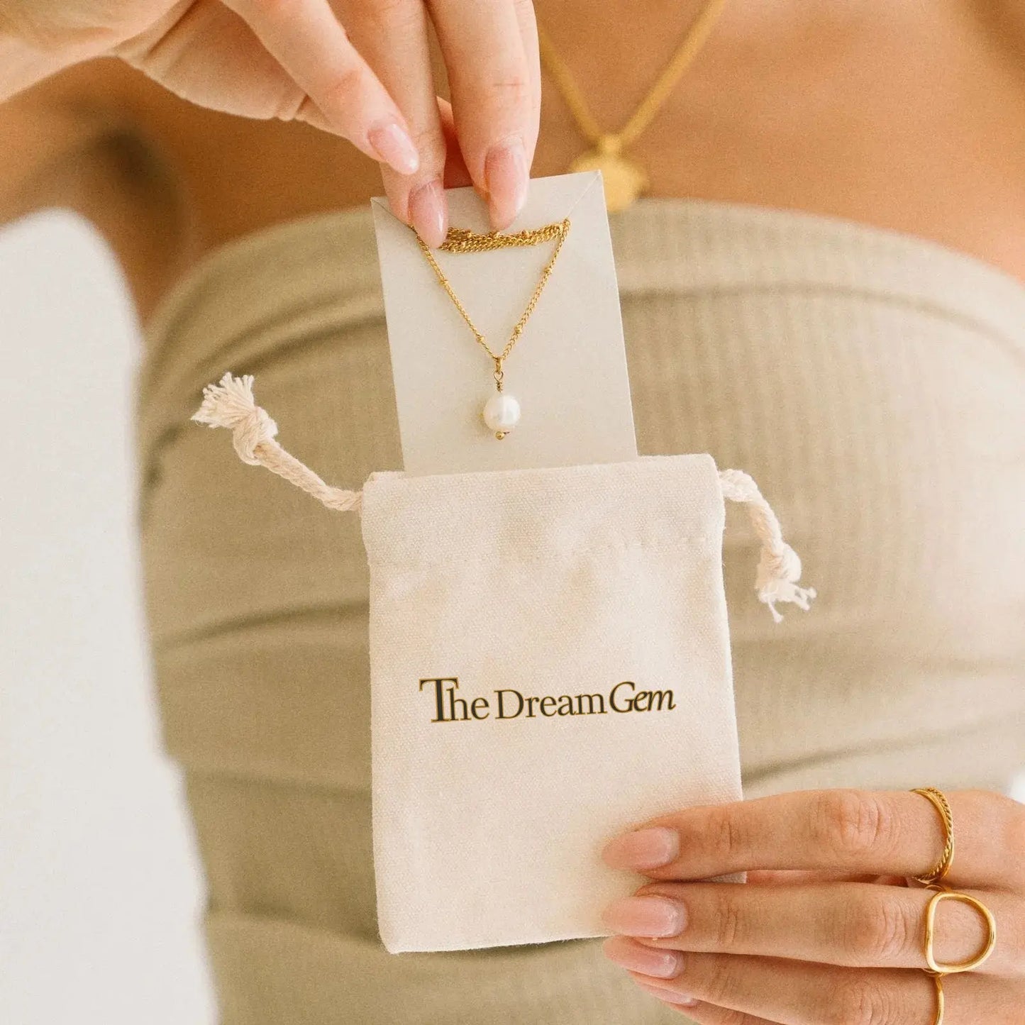 Collar con Colgante de Perla Barroca